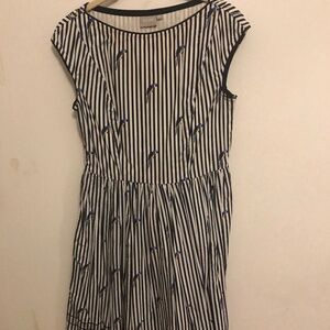 Summer Blue & White Striped Parrot Dress w/Embroidered Hem & Pockets! Size Small